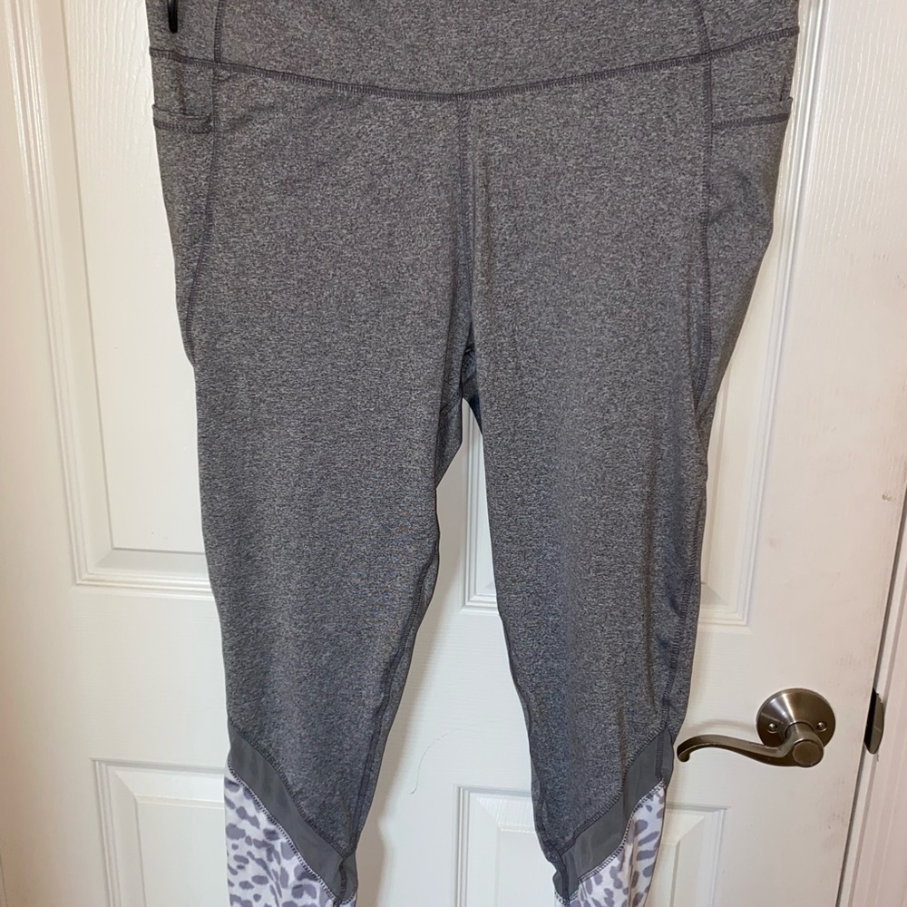 Animal print spandex leggings